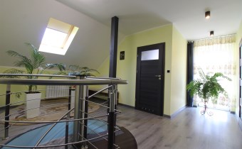 Hall  - piętro